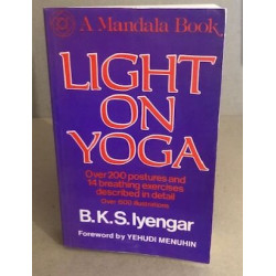Light on Yoga (Mandala Books)