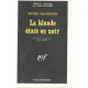 La blonde était en noir