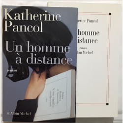 Un homme à distance