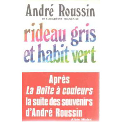 Rideau gris et habit vert
