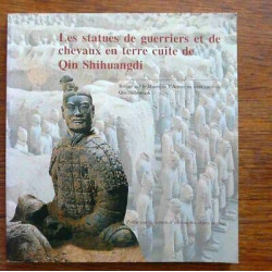 Les statues de guerriers et de chevaux en terre cuite de Qin...