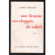 Une femme enveloppée de soleil