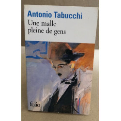 Une malle pleine de gens: Essais sur Fernando Pessoa